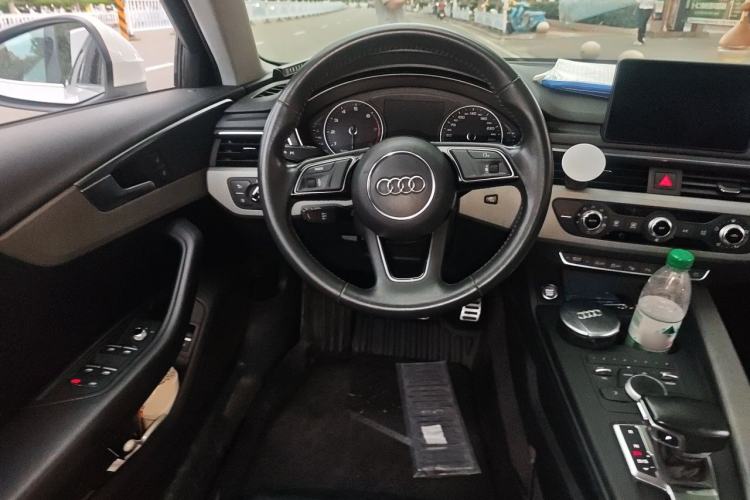 Used Audi A4L 2017 40 TFSI Ambition Edition Steering Wheel