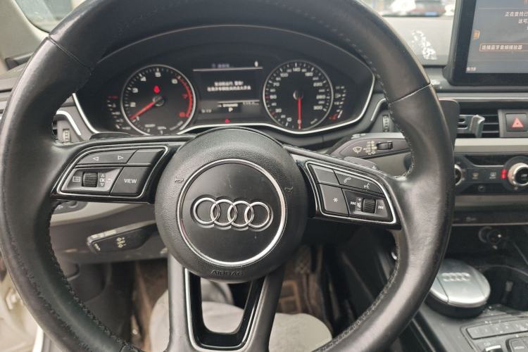 Used Audi A4L 2017 40 TFSI Ambition Edition Steering Wheel