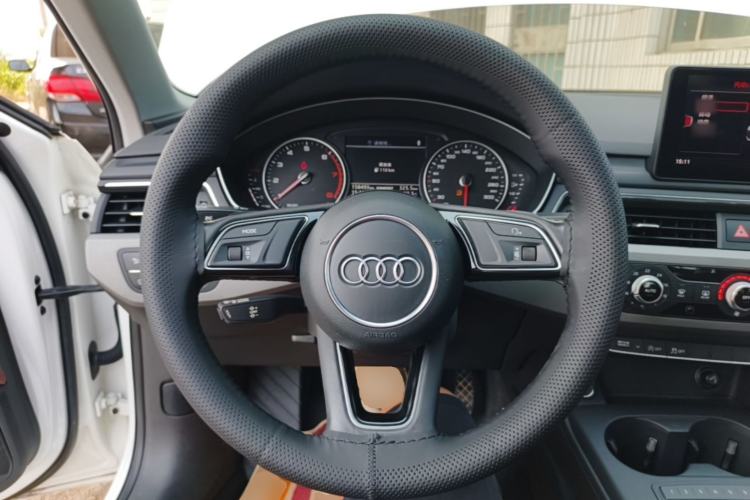 Used Audi A4L 2017 Plus 40 TFSI Ambition Model Steering Wheel