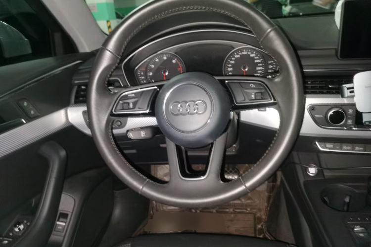 Used Audi A4L 2017 40 TFSI Fashion Model Steering Wheel