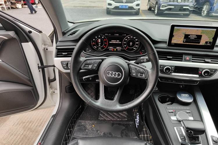 Used Audi A4L 2017 Plus 40 TFSI Sport Model Steering Wheel