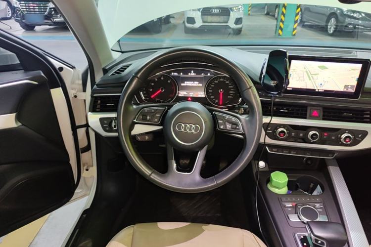 Used Audi A4L 2017 Plus 40 TFSI Fashion Model Steering Wheel