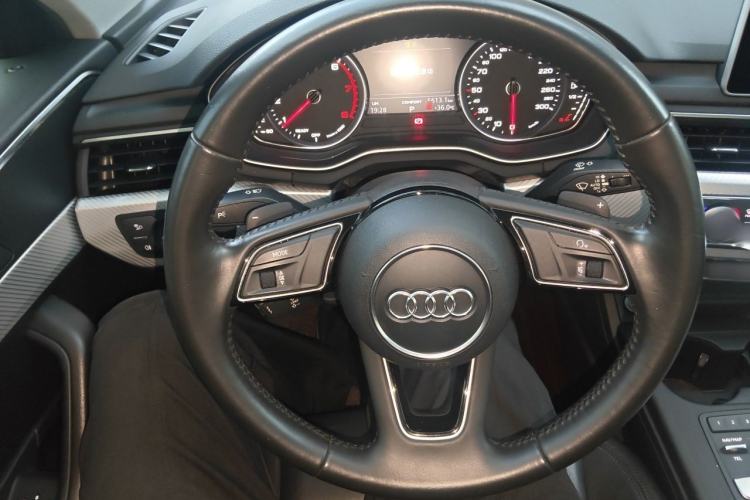 Used Audi A4L 2017 Plus 40 TFSI Fashion Model Steering Wheel