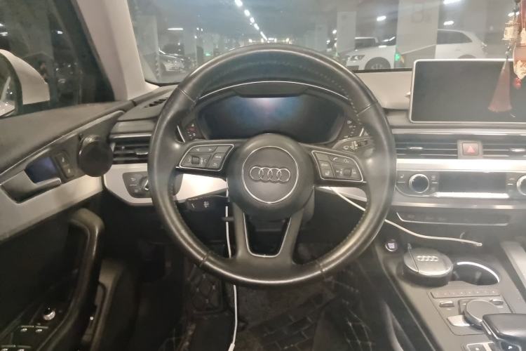 Used Audi A4L 2017 Plus 40 TFSI Style Edition Steering Wheel