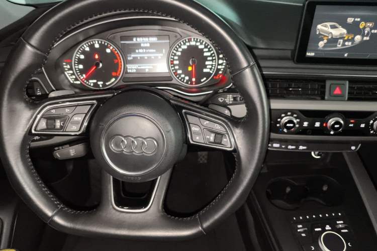 Used Audi A4L 2017 40 TFSI Ambition Edition Steering Wheel