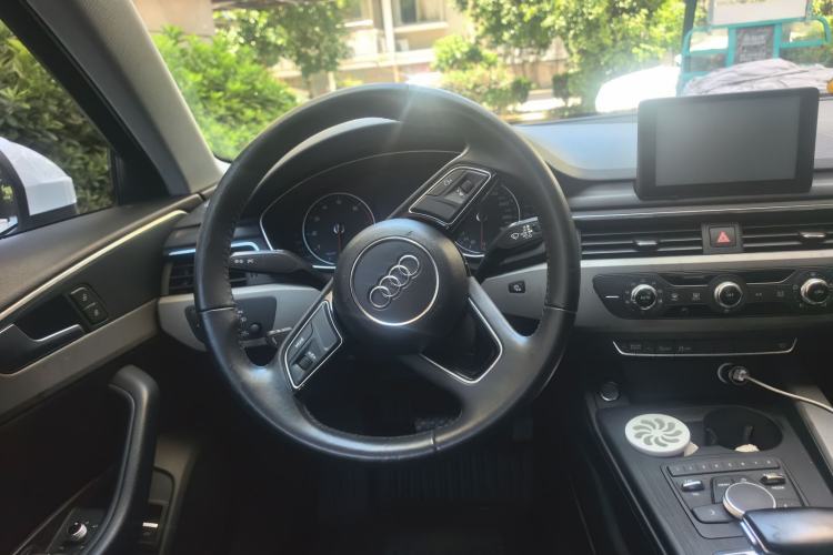 Used Audi A4L 2017 40 TFSI Ambition Edition Steering Wheel