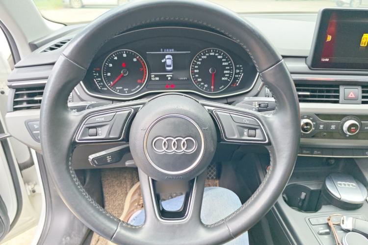 Used Audi A4L 2017 40 TFSI Ambition Edition Steering Wheel