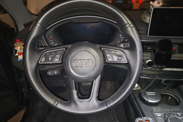 Used Audi A4L 2017 Plus 40 TFSI Style Edition Steering Wheel