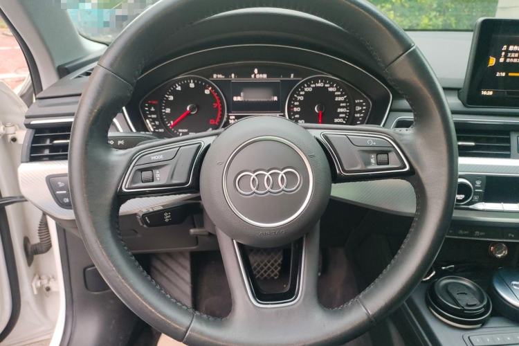 Used Audi A4L 2017 40 TFSI Fashion Model Steering Wheel