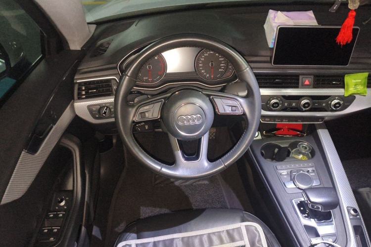 Used Audi A4L 2017 Plus 40 TFSI Fashion Model Steering Wheel