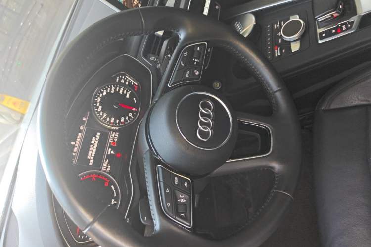 Used Audi A4L 2017 Plus 40 TFSI Fashion Model Steering Wheel