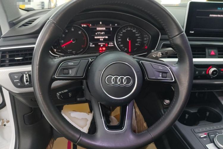 Used Audi A4L 2017 Plus 40 TFSI Fashion Model Steering Wheel