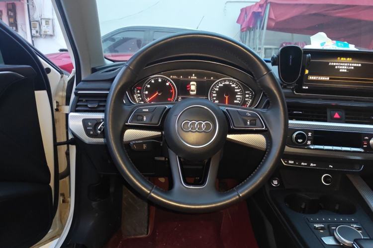 Used Audi A4L 2017 Plus 40 TFSI Fashion Model Steering Wheel