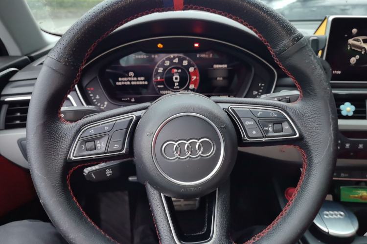 Used Audi A4L 2017 Plus 40 TFSI Fashion Model Steering Wheel