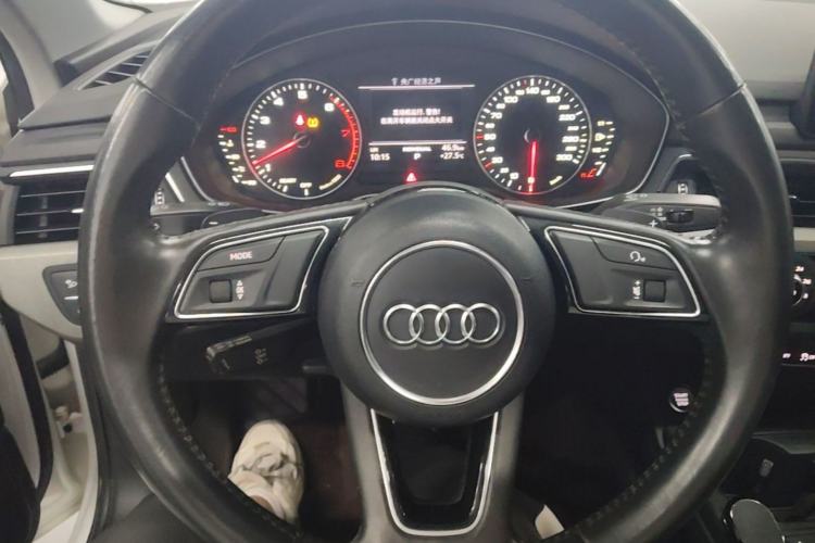Used Audi A4L 2017 Plus 40 TFSI Ambition Model Steering Wheel