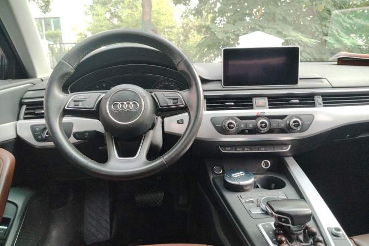 Used Audi A4L 2017 Plus 40 TFSI Fashion Model Steering Wheel