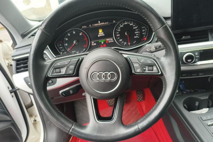 Used Audi A4L 2017 40 TFSI Fashion Model Steering Wheel