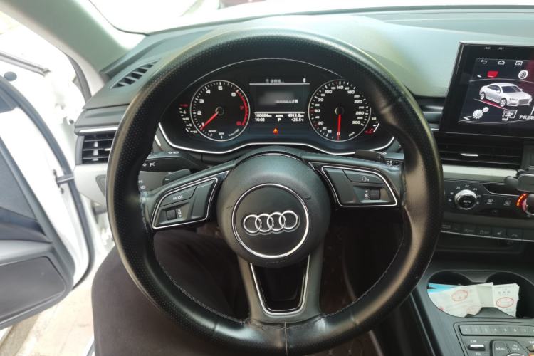 Used Audi A4L 2017 Plus 40 TFSI Ambition Model Steering Wheel