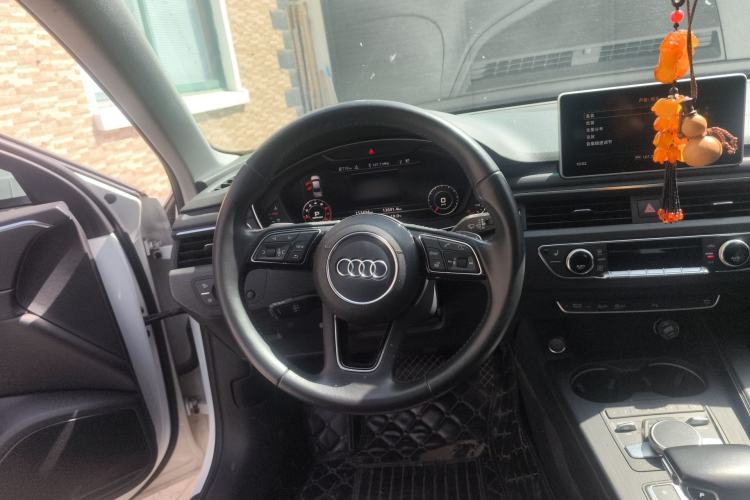Used Audi A4L 2017 40 TFSI Style Edition Steering Wheel
