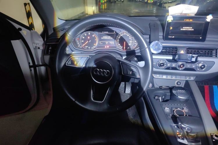 Used Audi A4L 2017 40 TFSI Ambition Edition Steering Wheel