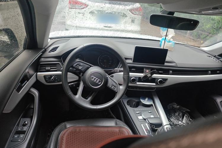Used Audi A4L 2017 Plus 40 TFSI Fashion Model Steering Wheel