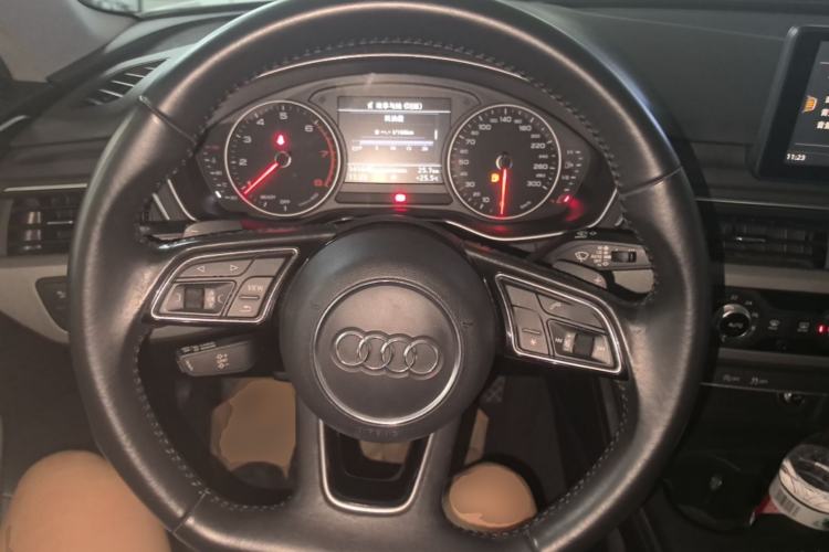 Used Audi A4L 2017 40 TFSI Ambition Edition Steering Wheel