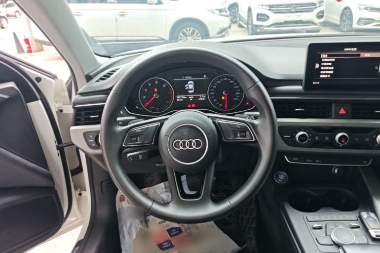 Used Audi A4L 2017 Plus 40 TFSI Ambition Model Steering Wheel