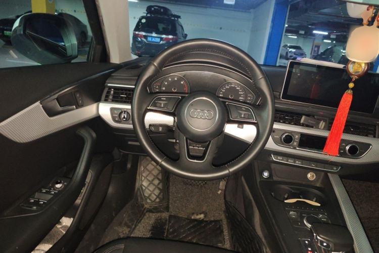 Used Audi A4L 2017 40 TFSI Fashion Model Steering Wheel