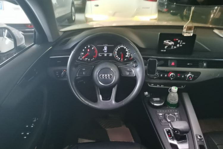 Used Audi A4L 2017 40 TFSI Ambition Edition Steering Wheel
