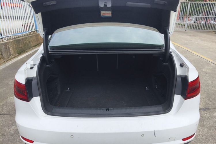 Used Audi A4L 2017 40 TFSI Fashion Model Trunk