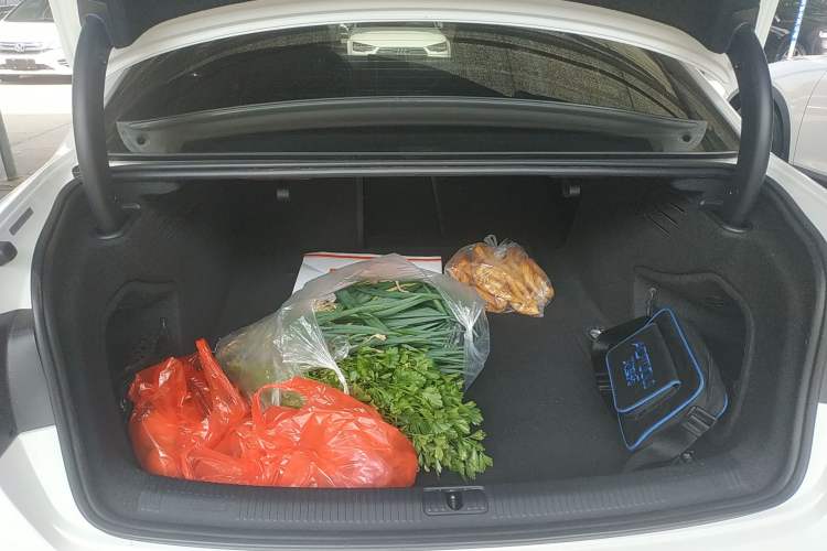 Used Audi A4L 2017 40 TFSI Fashion Model Trunk