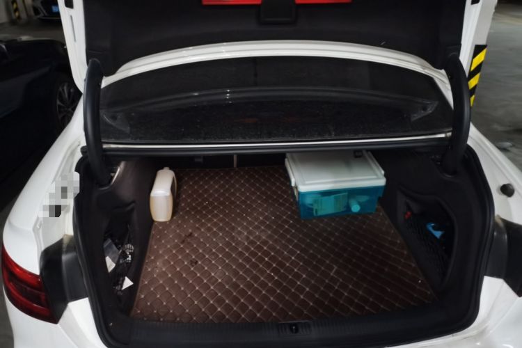 Used Audi A4L 2017 40 TFSI Fashion Model Trunk