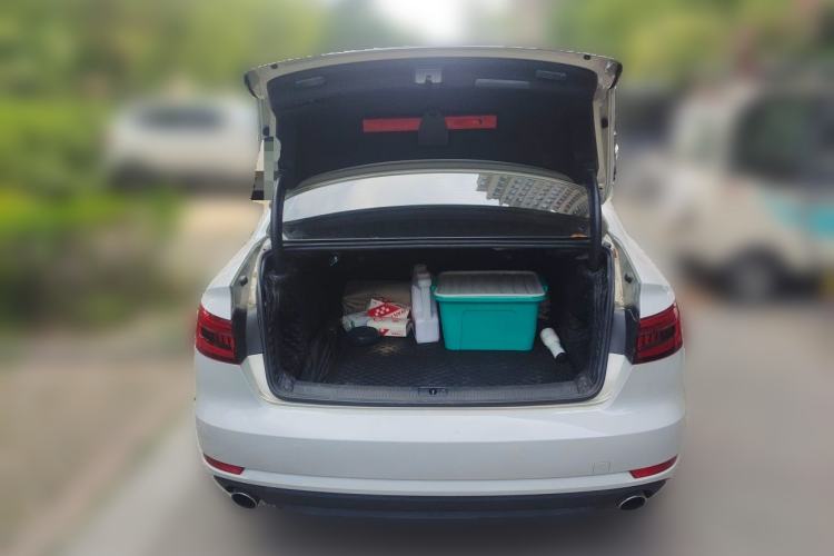 Used Audi A4L 2017 40 TFSI Fashion Model Trunk