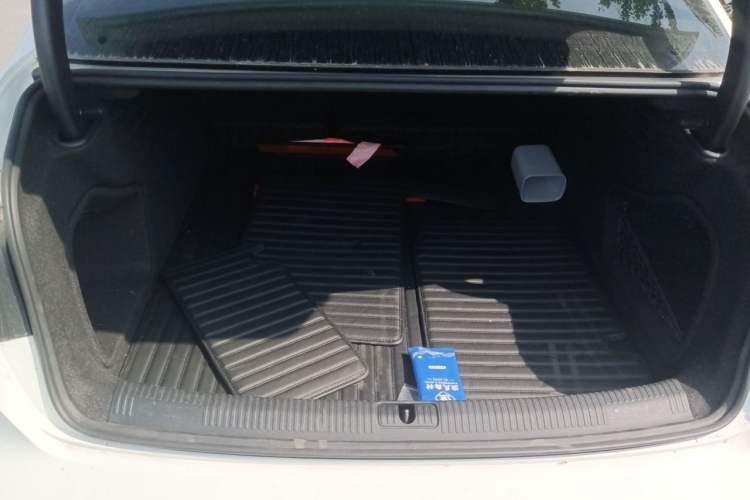 Used Audi A4L 2017 Plus 40 TFSI Ambition Model Trunk