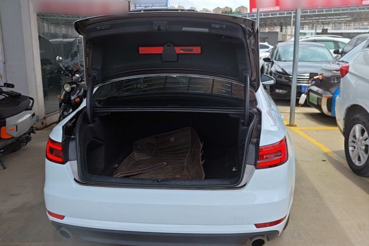 Used Audi A4L 2017 40 TFSI Ambition Edition Trunk