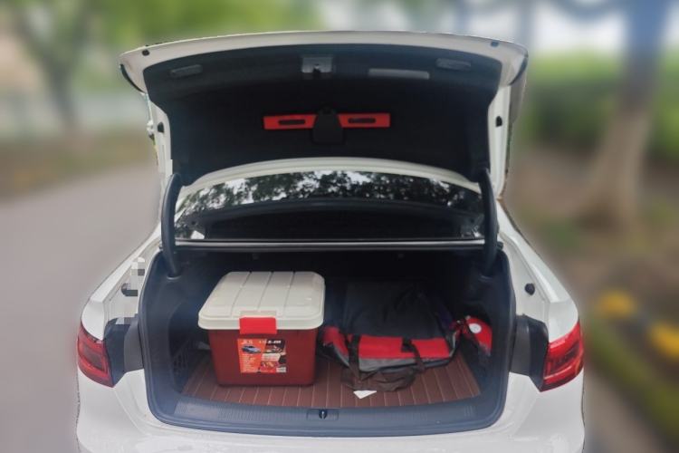 Used Audi A4L 2017 40 TFSI Fashion Model Trunk