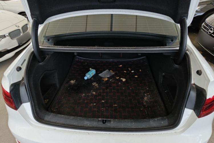 Used Audi A4L 2017 40 TFSI Fashion Model Trunk