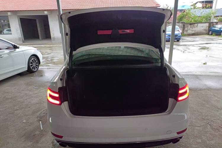 Used Audi A4L 2017 Plus 40 TFSI Fashion Model Trunk