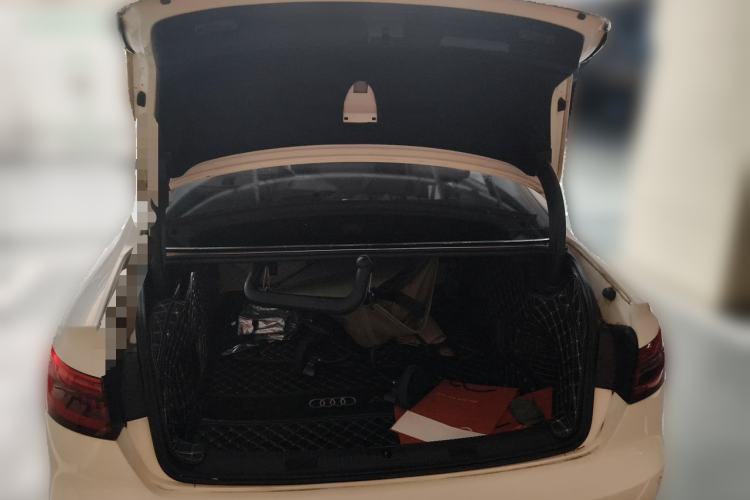 Used Audi A4L 2017 Plus 40 TFSI Fashion Model Trunk