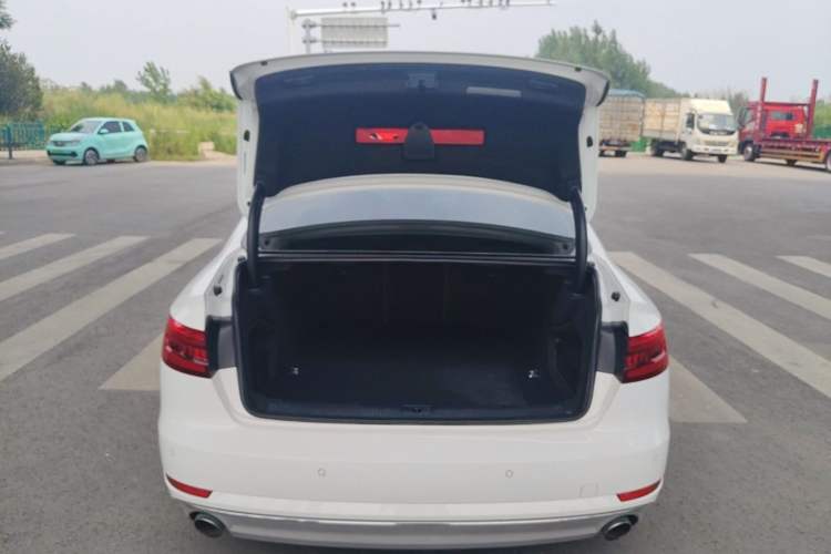 Used Audi A4L 2017 Plus 40 TFSI Fashion Model Trunk