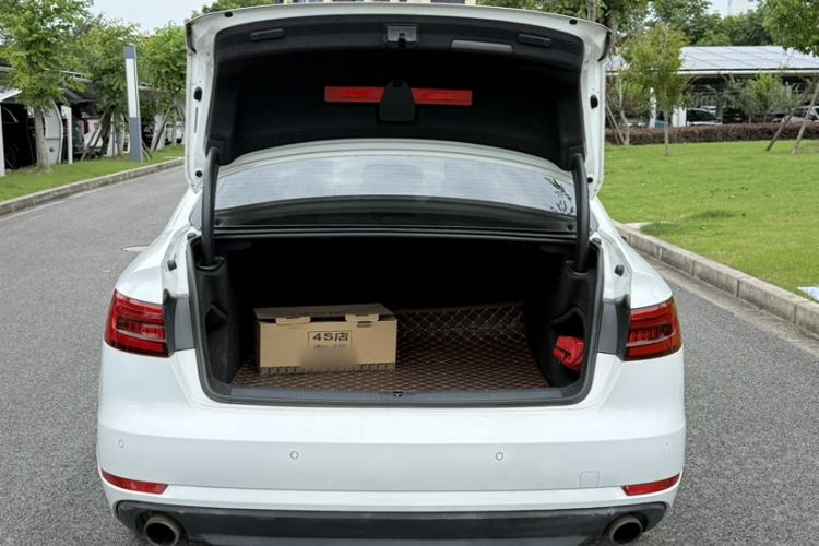 Used Audi A4L 2017 40 TFSI Ambition Edition Trunk