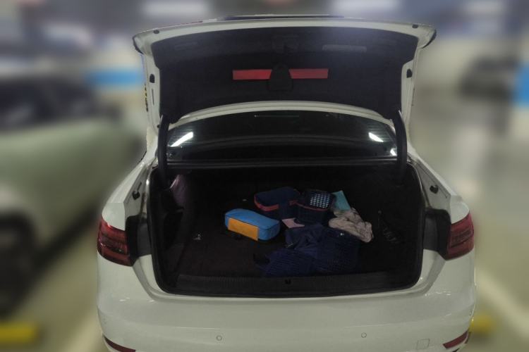 Used Audi A4L 2017 Plus 40 TFSI Ambition Model Trunk