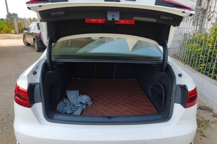 Used Audi A4L 2017 Plus 40 TFSI Ambition Model Trunk