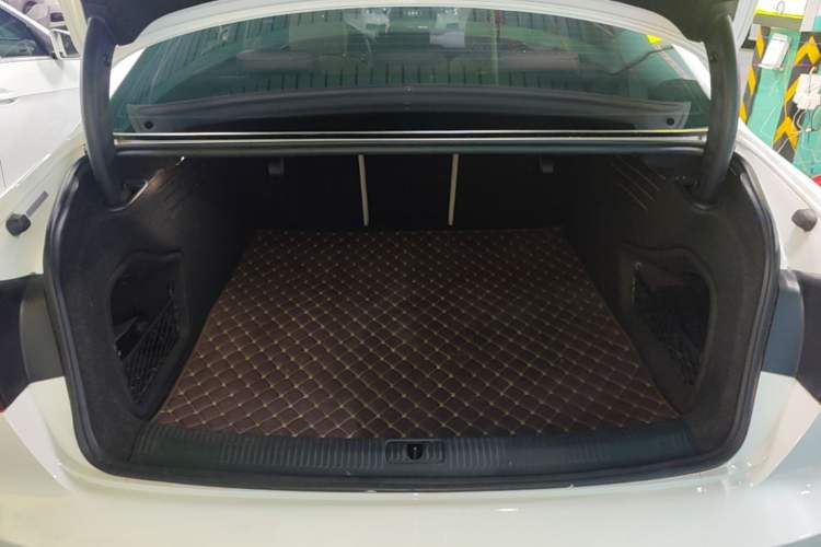 Used Audi A4L 2017 Plus 40 TFSI Fashion Model Trunk