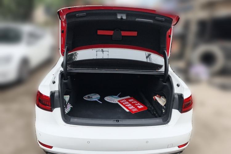 Used Audi A4L 2017 Plus 40 TFSI Fashion Model Trunk
