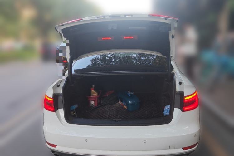 Used Audi A4L 2017 Plus 40 TFSI Fashion Model Trunk