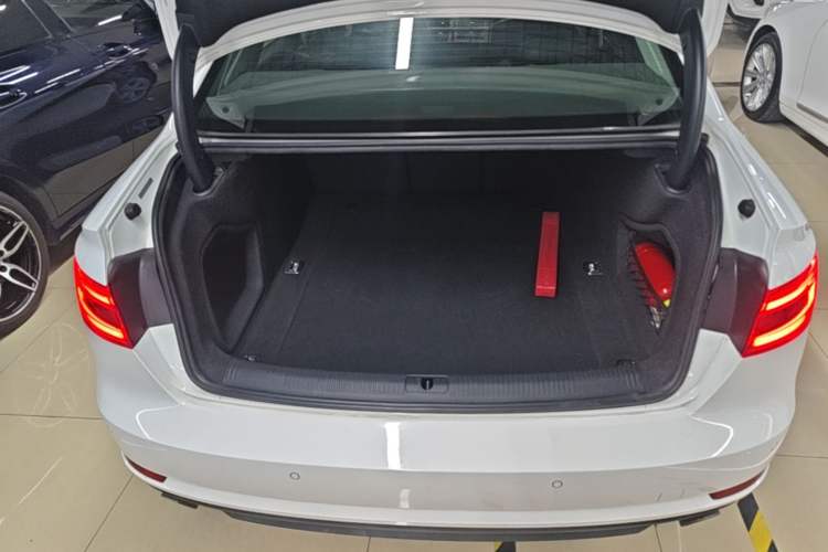 Used Audi A4L 2017 40 TFSI Ambition Edition Trunk
