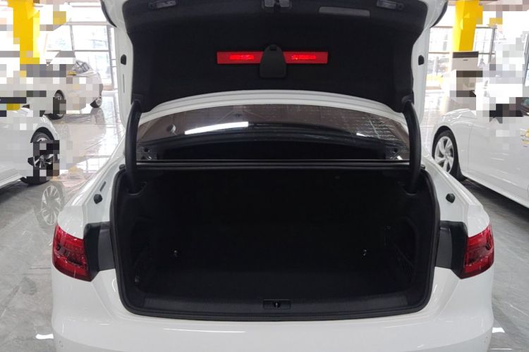 Used Audi A4L 2017 Plus 40 TFSI Fashion Model Trunk