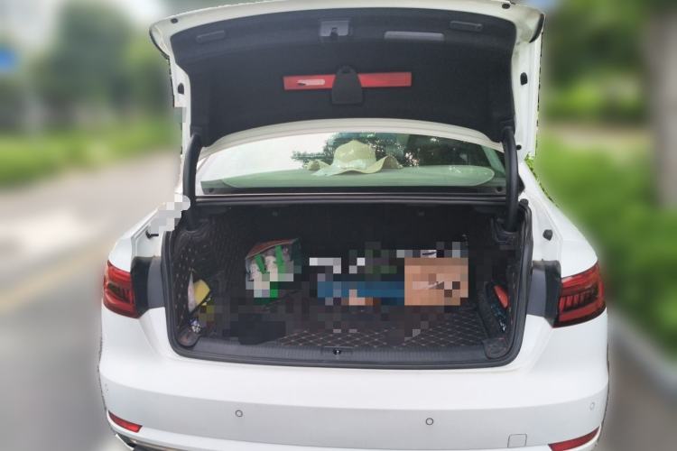 Used Audi A4L 2017 Plus 40 TFSI Fashion Model Trunk