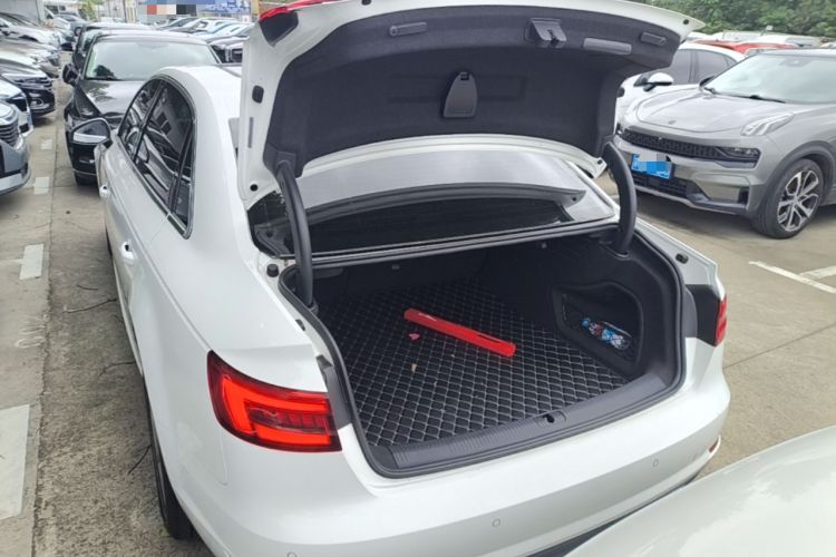 Used Audi A4L 2017 40 TFSI Fashion Model Trunk